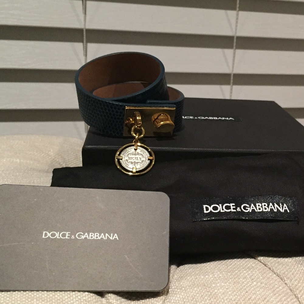 Leather bracelet